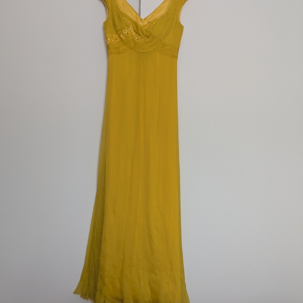 Vibrant Yellow V-Neck Sleeveless Maxi Dress